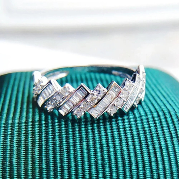 🎀Shiny Bride Princess Round Cut Zircon Eternity Wedding Bands Ring,UNVN12498 - Picture 1 of 5